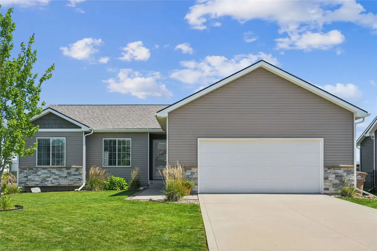637 Lincoln Street Ne, Bondurant, IA 50035 - #1