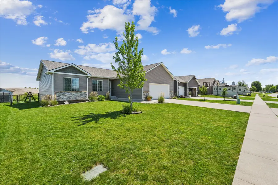 637 Lincoln Street Ne, Bondurant, IA 50035 - #2
