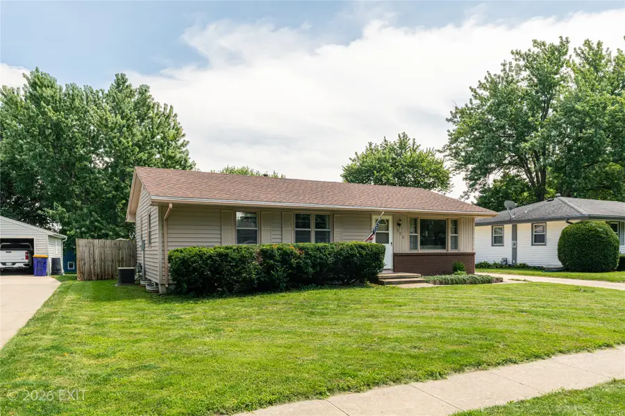 206 S Kenwood Boulevard, Indianola, IA 50125 - #3