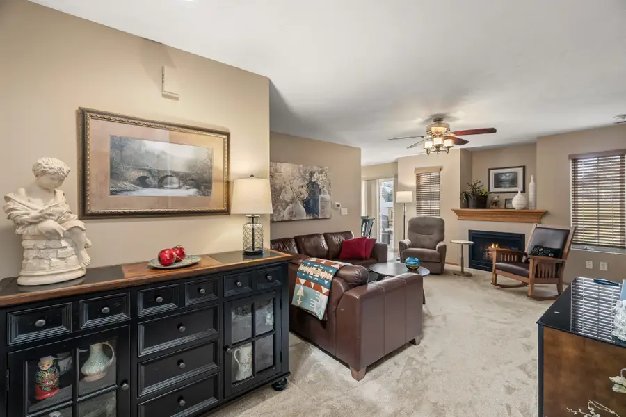 4160 100th Street #17, Urbandale, IA 50322 - #3