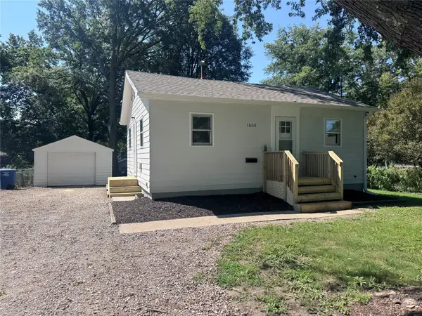 1608 Highview Drive, Des Moines, IA 50315