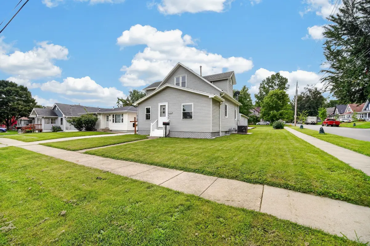 1325 E Tiffin Avenue, Des Moines, IA 50316 - #1