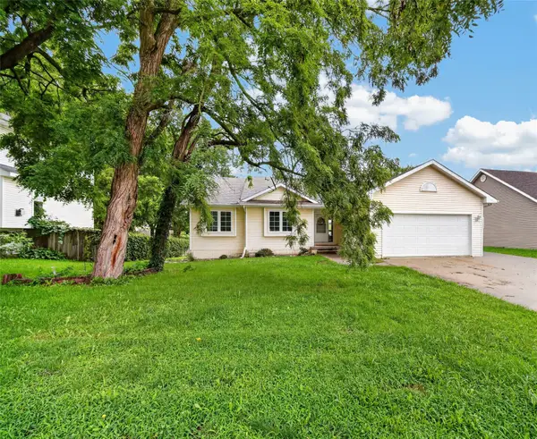 5400 Schweiker Drive, Pleasant Hill, IA 50327