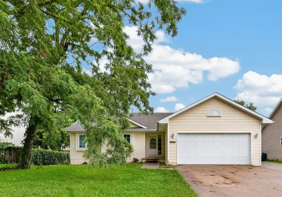 5400 Schweiker Drive, Pleasant Hill, IA 50327 - #2