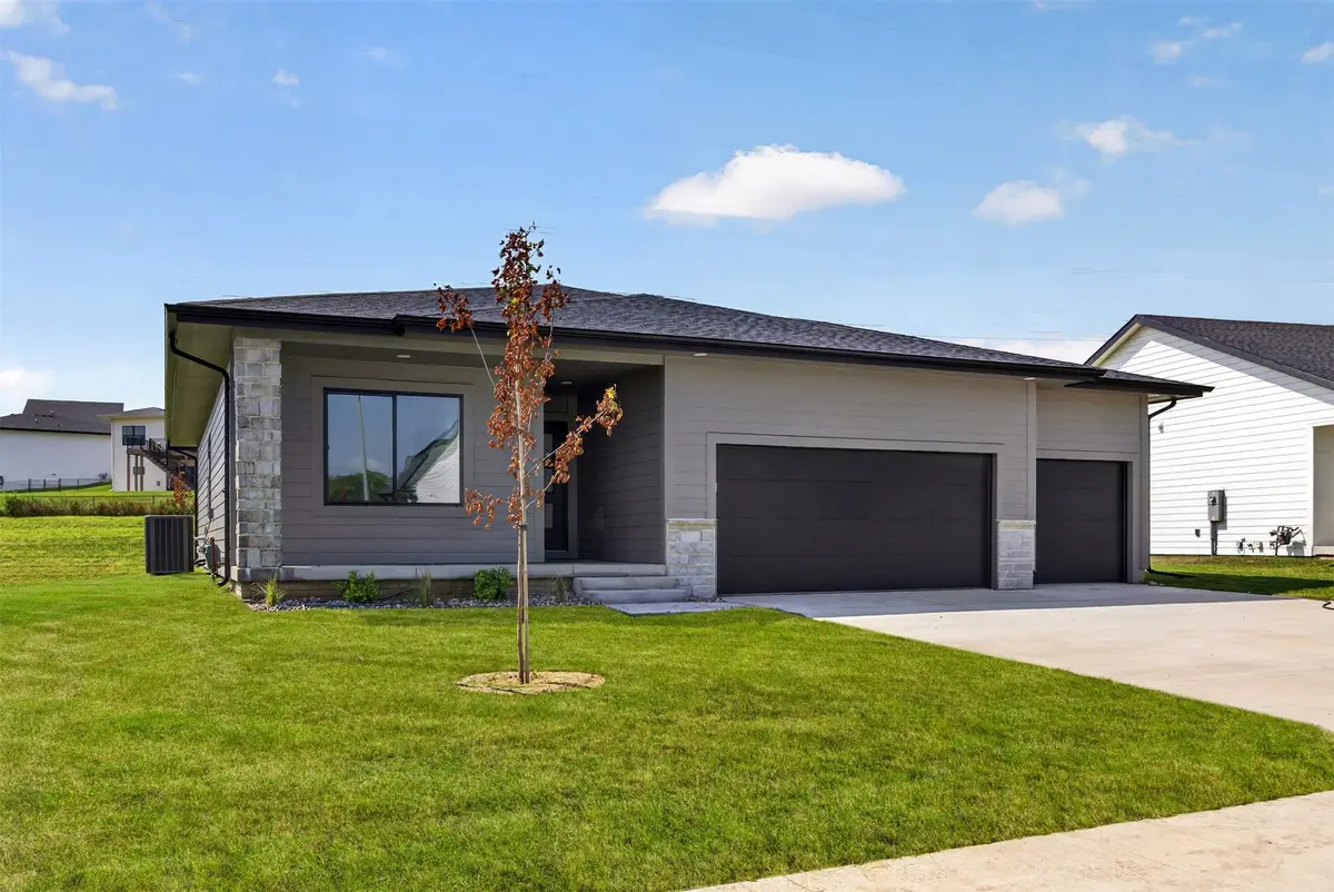 16515 Deerview Drive, Urbandale, IA 50323 - #1