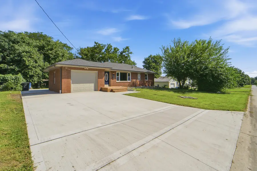 1410 E Sheridan Avenue, Des Moines, IA 50316 - #2