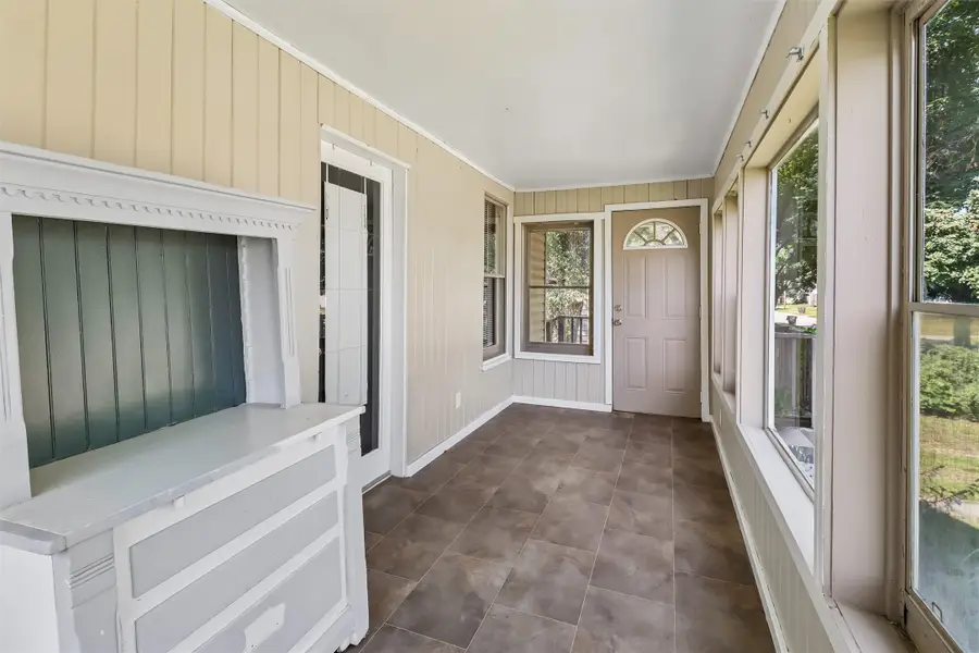 1215 E Madison Avenue, Des Moines, IA 50313 - #3