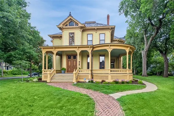 1623 Center Street, Des Moines, IA 50314