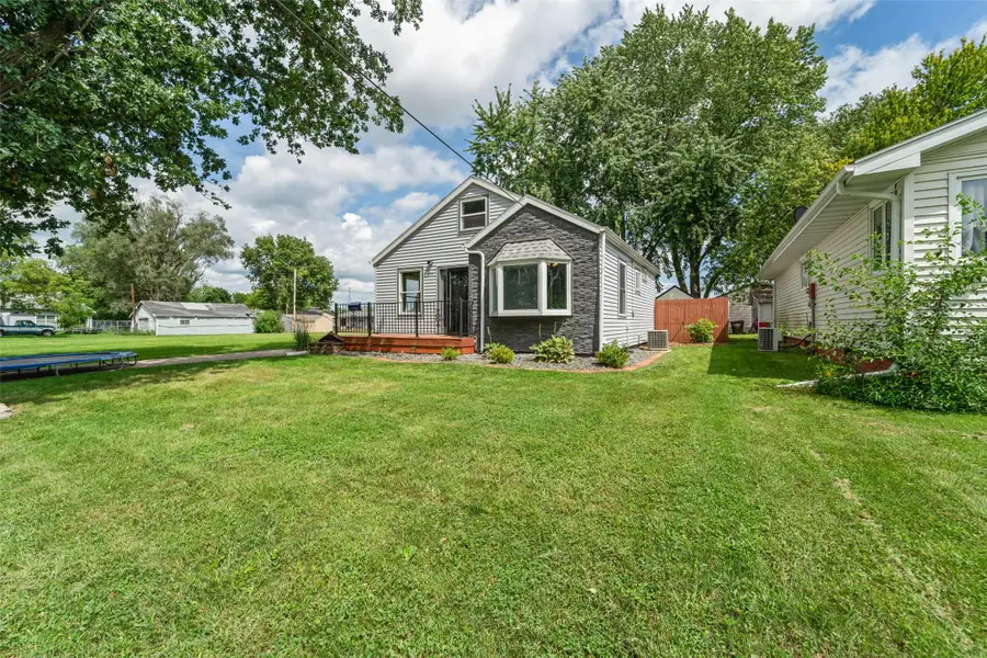 811 13th Street, Nevada, IA 50201 - #2