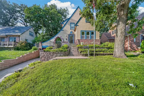 3908 Maquoketa Drive, Des Moines, IA 50311