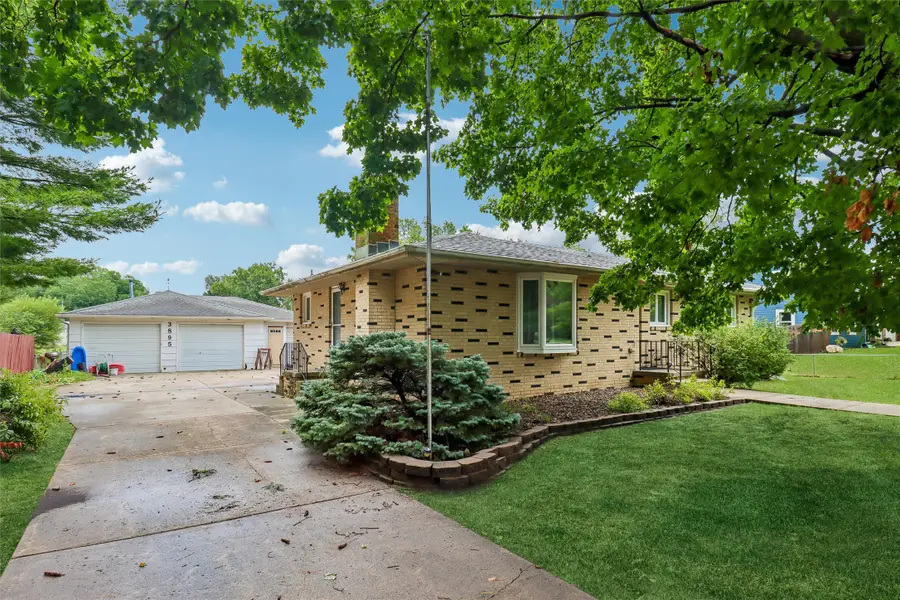3895 NE 43rd Court, Des Moines, IA 50317 - #2