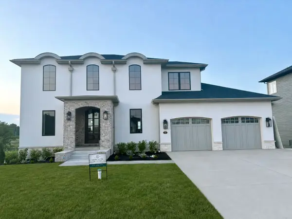 313 Emmett Court, Norwalk, IA 50211
