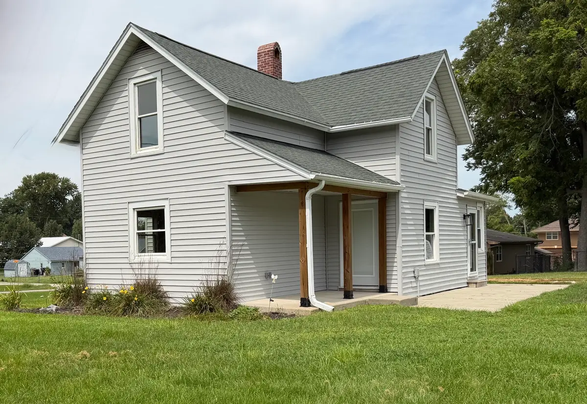 245 NW 2nd Street, Earlham, IA 50072 - #1