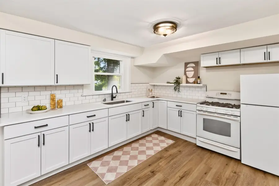 1920 E Walnut Street, Des Moines, IA 50316 - #2