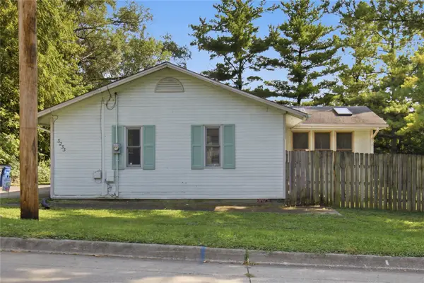3233 E Clinton Avenue, Des Moines, IA 50317