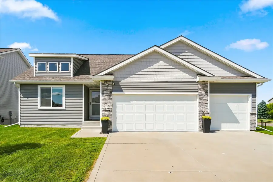 17 NW Gracewood Drive, Waukee, IA 50263 - #2