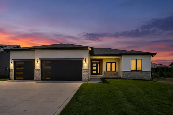 17530 Northview Drive, Urbandale, IA 50323
