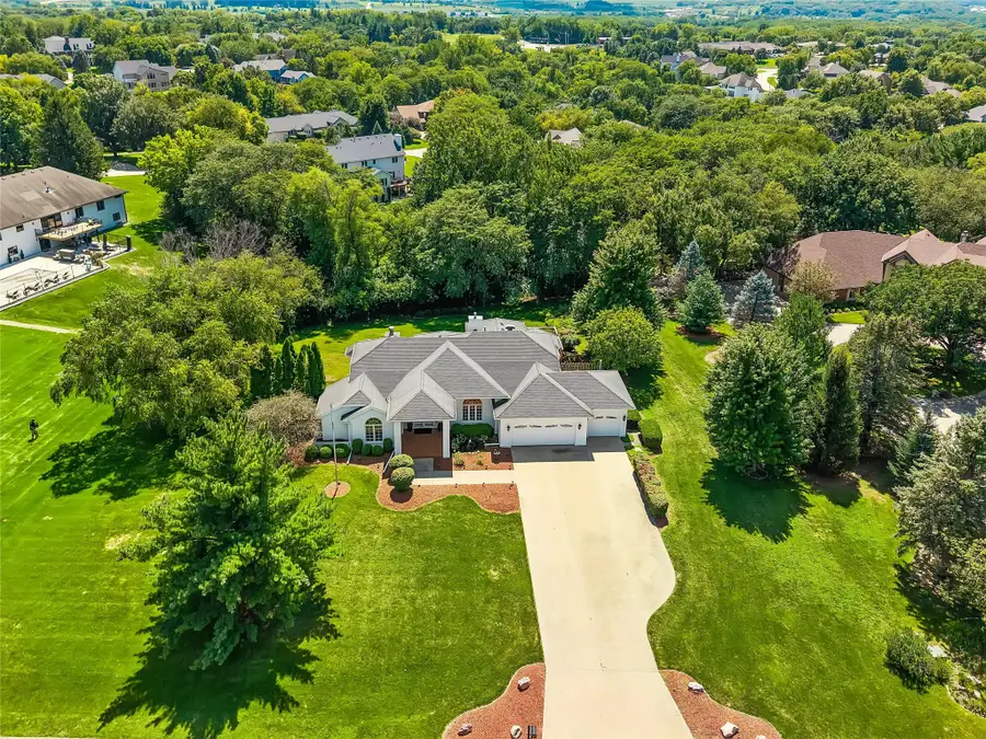 4304 Timberwood Drive, West Des Moines, IA 50265 - #2
