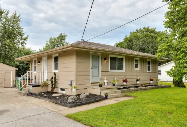 5520 NW 61st Place, Johnston, IA 50131