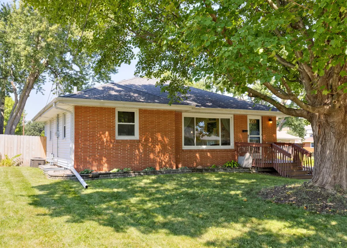 3211 Lindlavista Way, Des Moines, IA 50310 - #1
