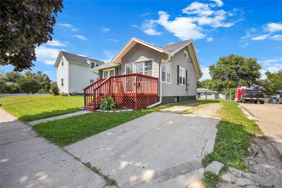 908 E Anson Street, Marshalltown, IA 50158 - #2