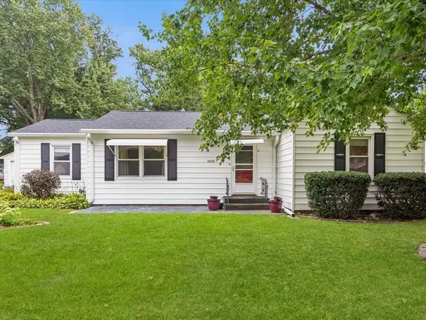 1210 N C Street, Indianola, IA 50125