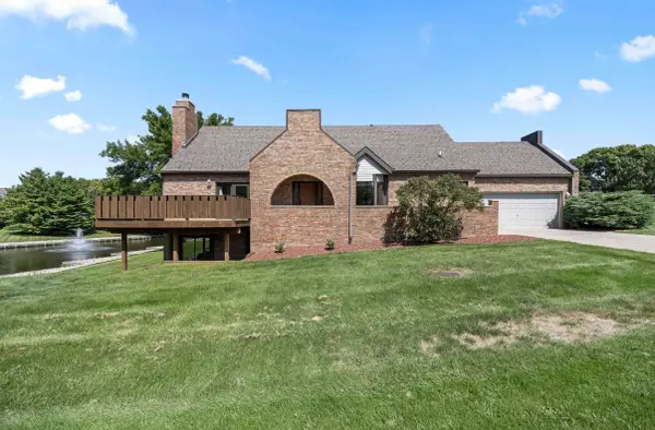 660 58th Street #1, West Des Moines, IA 50266