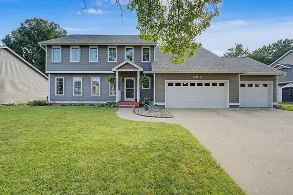 6300 N Winwood Drive, Johnston, IA 50131