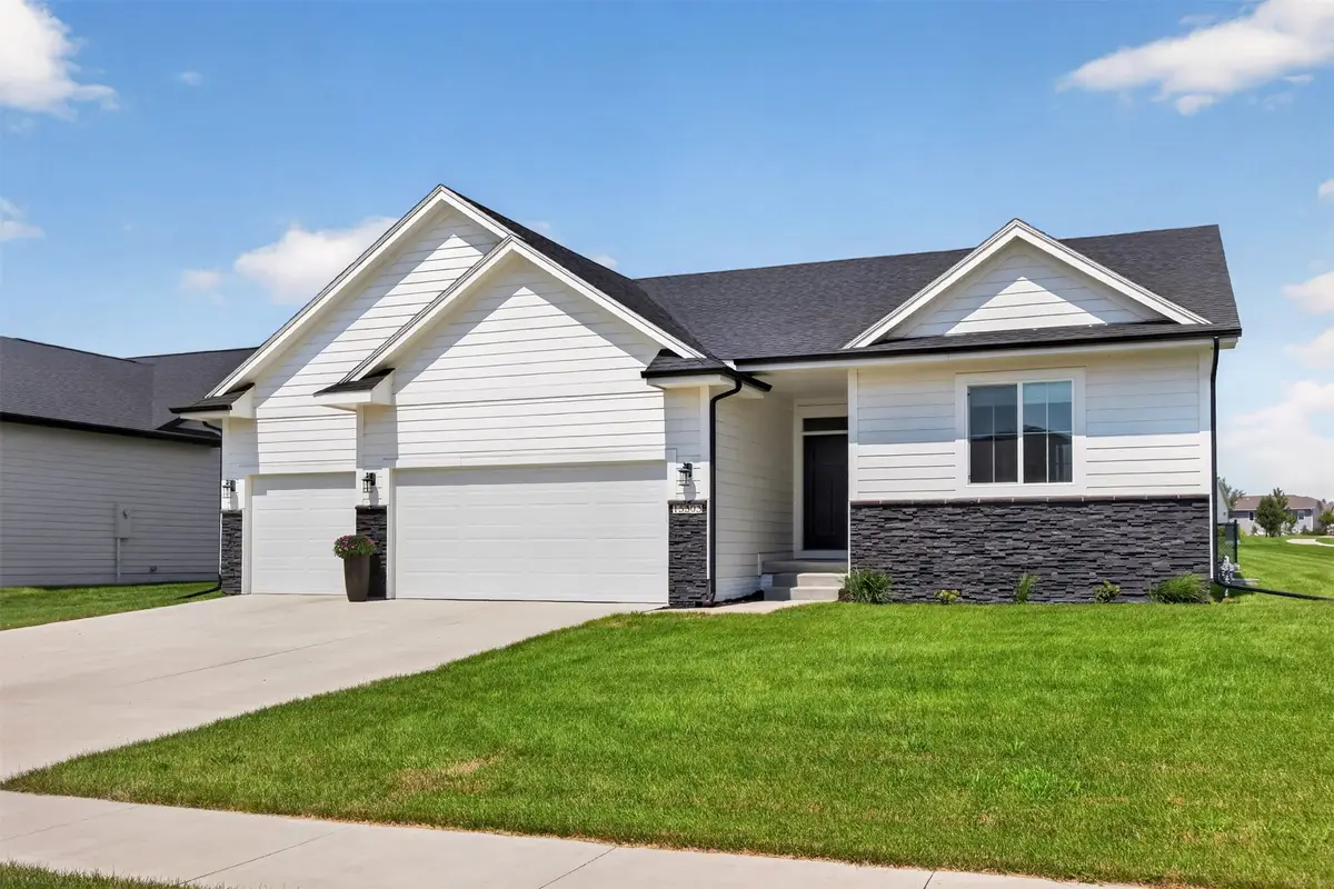 15303 Springbrook Trail, Urbandale, IA 50323 - #1