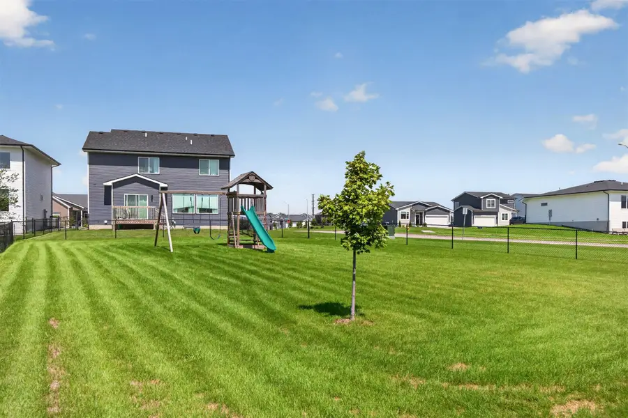 15303 Springbrook Trail, Urbandale, IA 50323 - #2