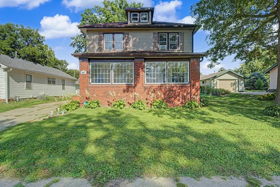 620 E 8th Street S, Newton, IA 50208 - #2