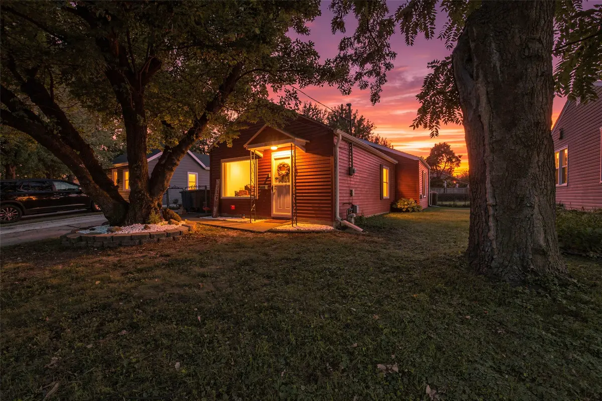 1904 E 25th Street, Des Moines, IA 50317 - #1