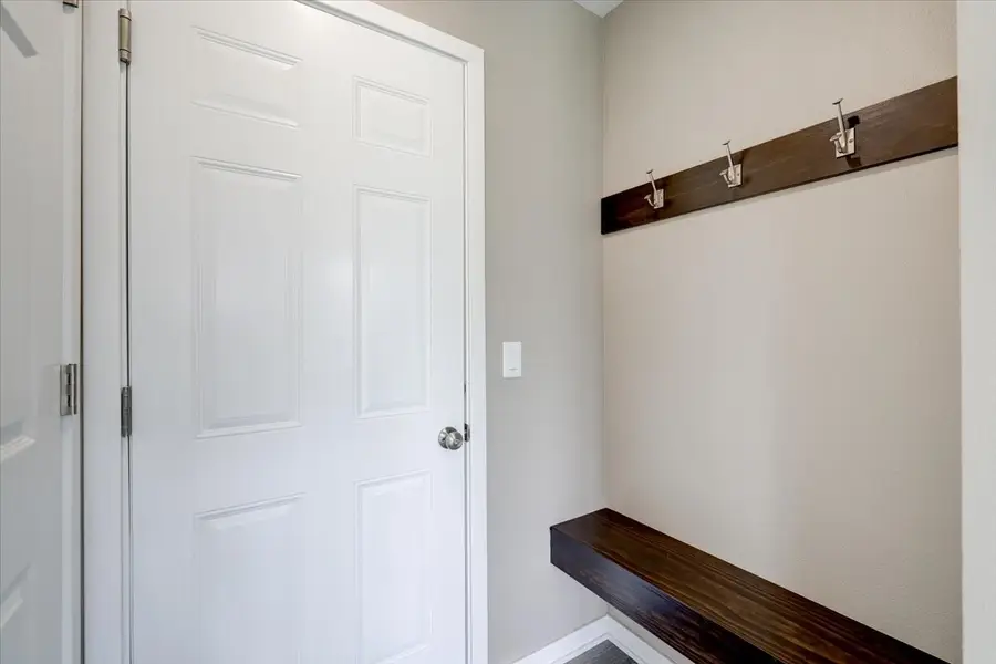 215 E 5th Street N, Newton, IA 50208 - #2