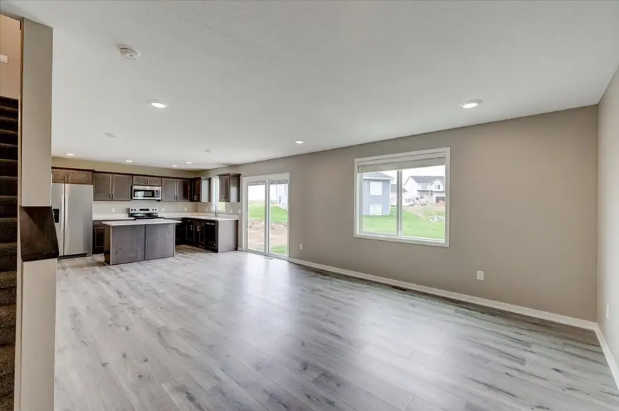 215 E 5th Street N, Newton, IA 50208 - #3