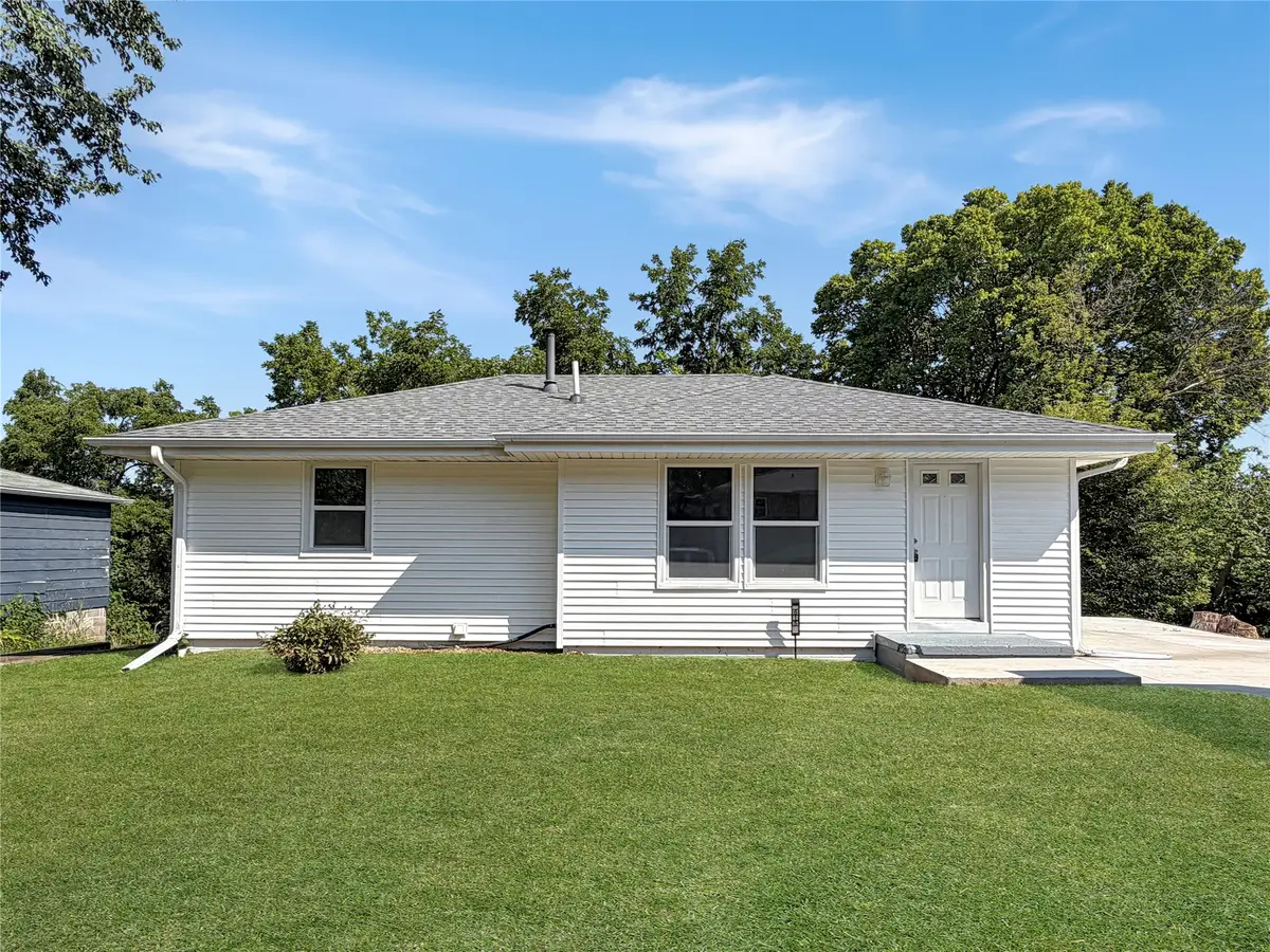 615 Lexington Street, Carlisle, IA 50047 - #1