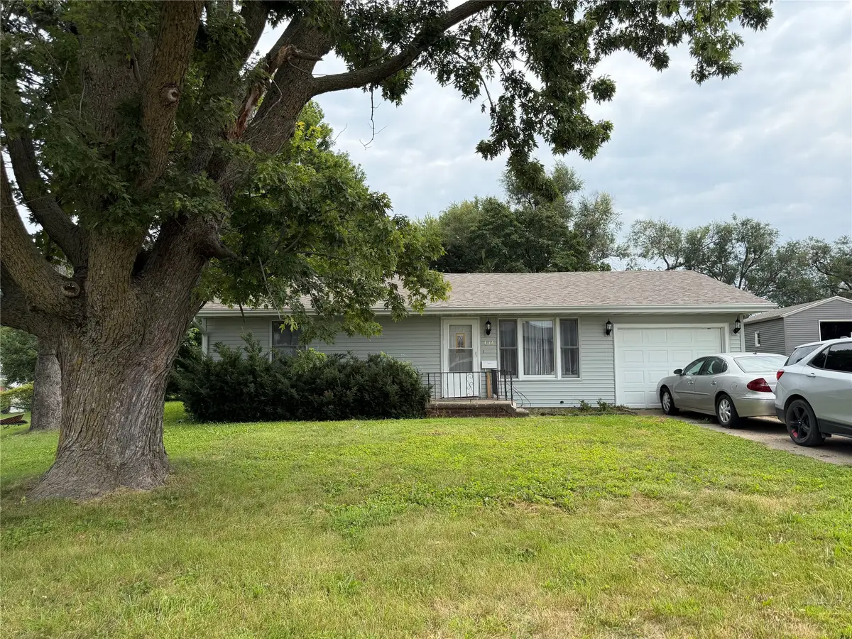 404 E 25th Street S, Newton, IA 50208 - #1
