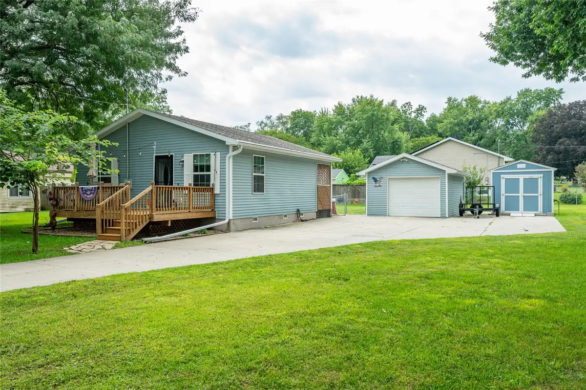 3940 E 32nd Street, Des Moines, IA 50317 - #1