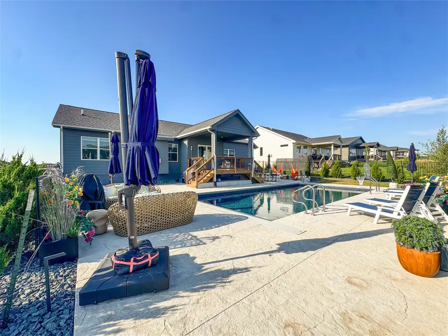 17763 Valleyview Drive, Clive, IA 50325 - #2