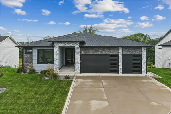 1050 Harrington Way, Waukee, IA 50263