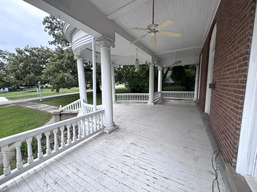 409 E Washington Street, Centerville, IA 52544 - #3