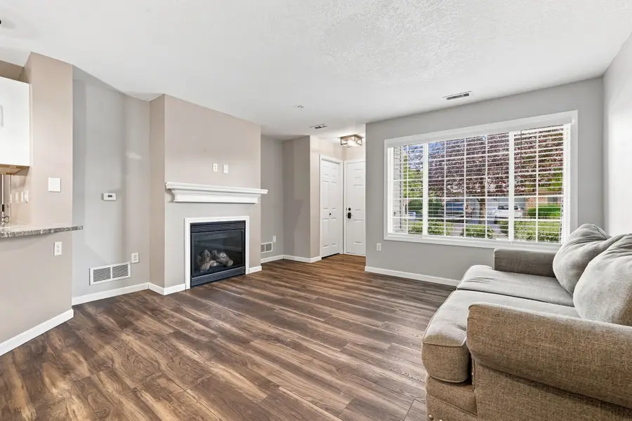 8610 Ep True Parkway #10010, West Des Moines, IA 50266 - #3