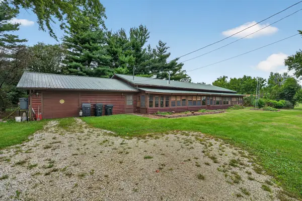 225 SW Walnut Avenue, Earlham, IA 50072