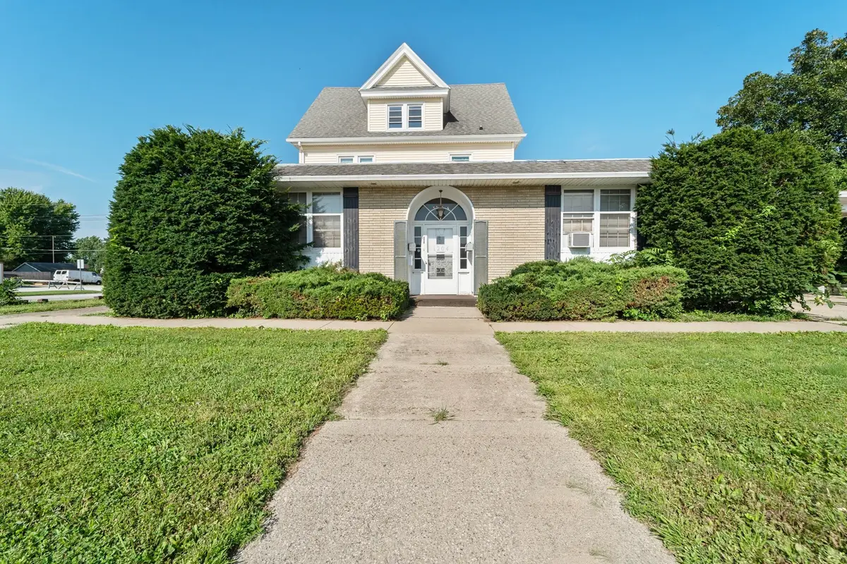 1204 5th Street, Nevada, IA 50201 - #1