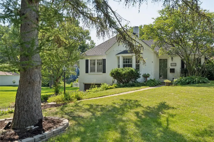 4310 Allison Avenue, Des Moines, IA 50310 - #2