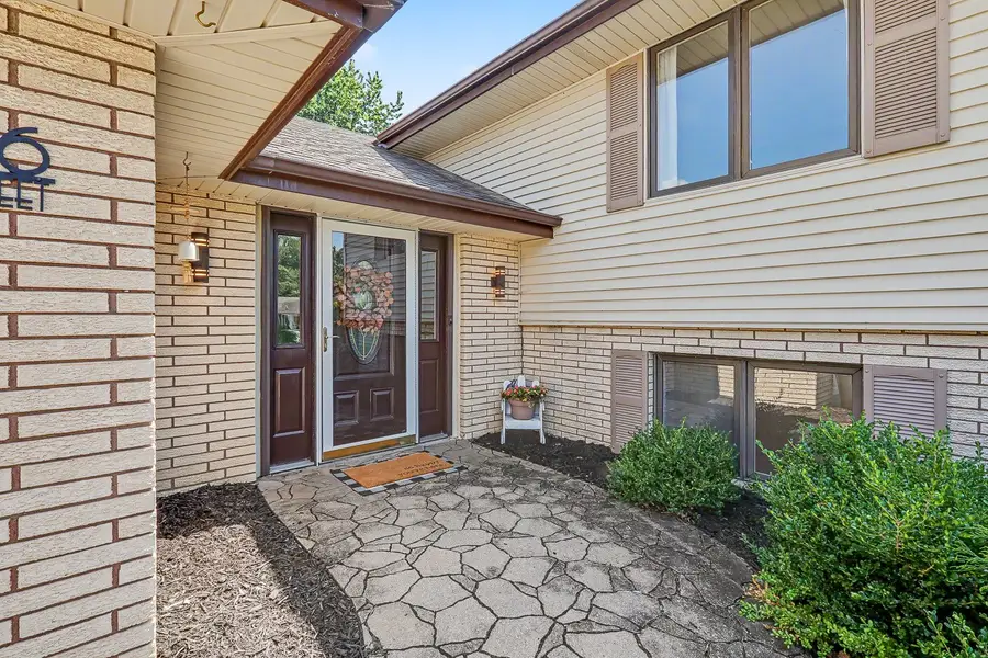 1516 Broadway Street, Pella, IA 50219 - #2