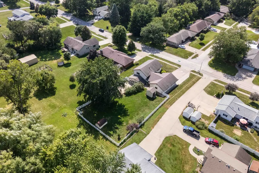 1516 Broadway Street, Pella, IA 50219 - #3