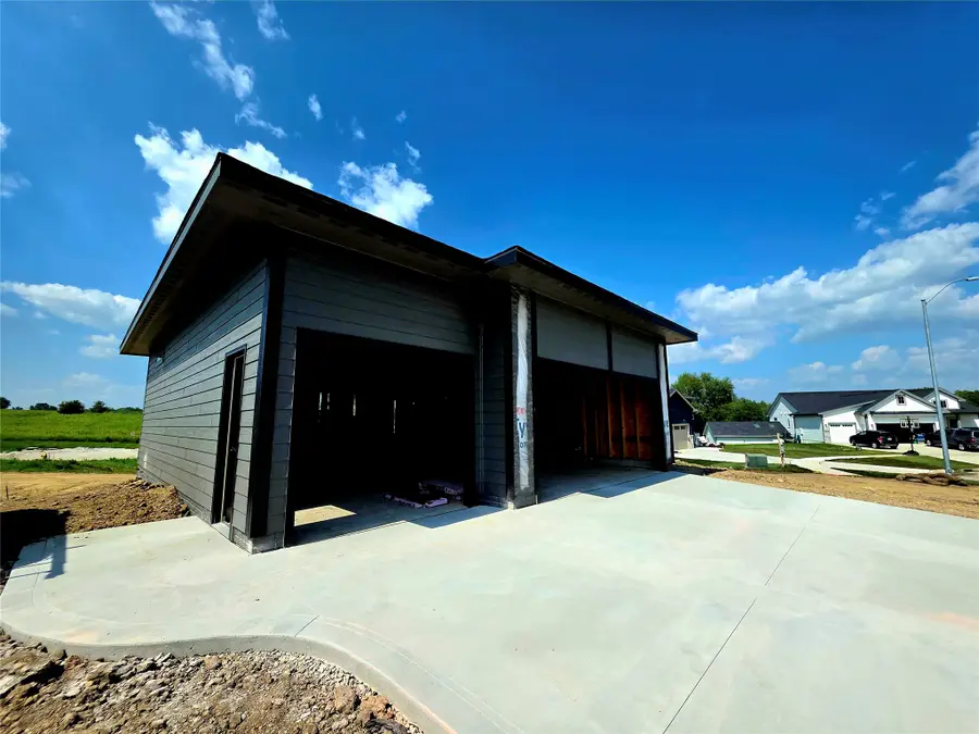 2319 N 8th Court, Indianola, IA 50125 - #3