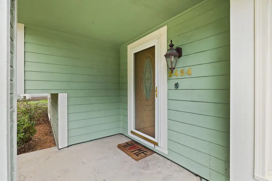 2434 E Rose Avenue, Des Moines, IA 50320 - #2