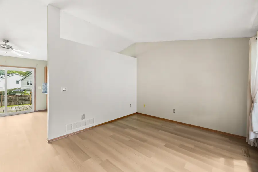 2434 E Rose Avenue, Des Moines, IA 50320 - #3