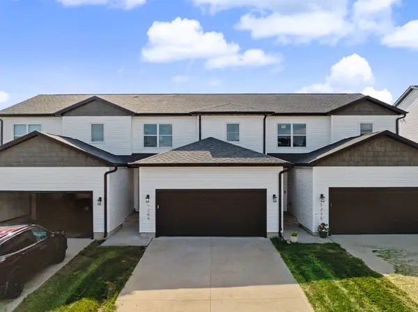 1209 E 28th Street, Norwalk, IA 50211